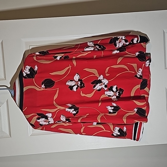 Liz Claiborne Career Red Floral Long Sleeve Blouse with Attatched Scarf Size 0X - Picture 4 of 6